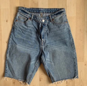 Jeansshorts  - Använd fåtal gånger 