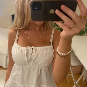 Vit topp - Söt topp som inte kommer till användning längre!! 💓💓