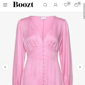 Rosa klänning  - Klänning från Vila, använd en gång💘