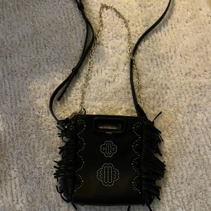 Maje väska! - Majeväska till salu, aldrig använd och är i superfint skick, superfint mönster!!