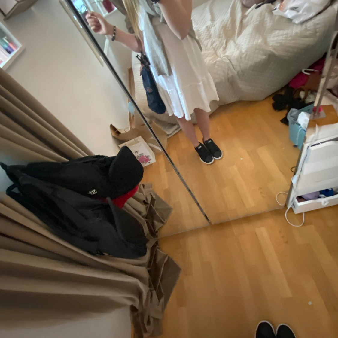 Säljer denna jättesöta klänningen från Zara köpt i somras!💓💓Passar perfekt till många tillfällen. Köparen står för frakten!!💓🫶 - 90