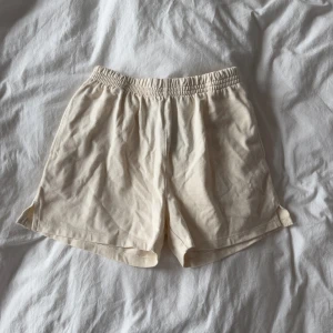 brandy melville shorts  - oanvända 