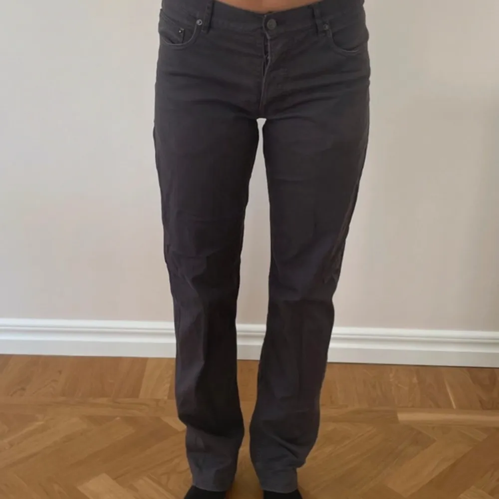 Otroligt snygga byxor, perfekt till skolan! Långa! 💕. Jeans & Byxor.