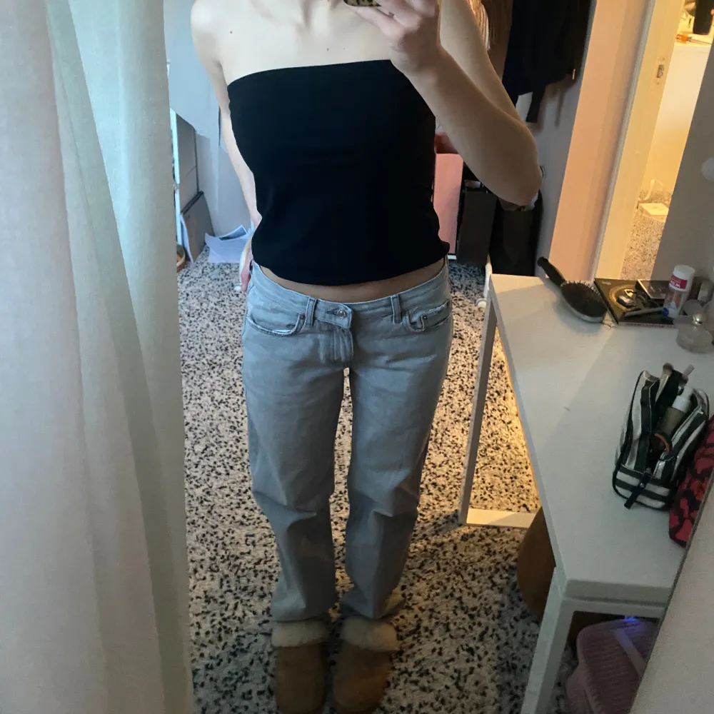 Jättefina jeans från Gina Tricot som knappt är använda! 💓. Jeans & Byxor.