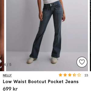Säljer dessa as snygga lågmidjade jeansen från Nelly. Älskar passformen på dessa de formar kroppen jätte fint❤️‍🔥