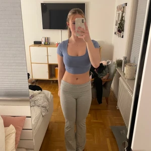 Blå kort t-shirt  - Blå kort t-shirt i storlek S 