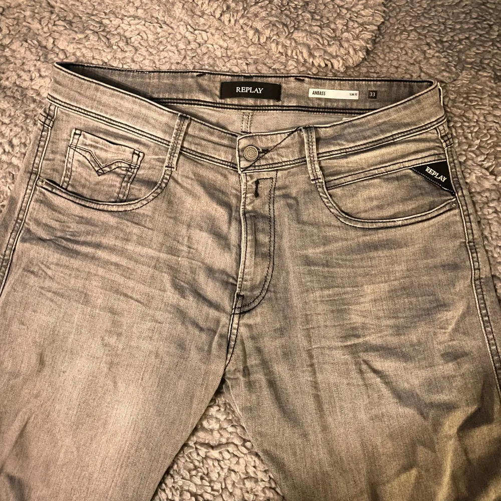 Säljer nu dessa stil rena Replay jeansen. Nypris ca 1500 mitt pris 600🤩. Hör gärna av dig vid frågor (svarar snabbt) 🔥🔥. Jeans & Byxor.