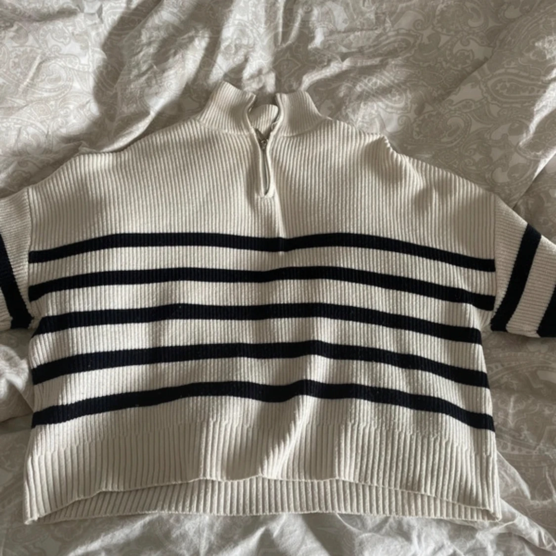 RANDIG STICKAD TRÖJA - 90