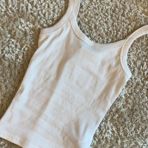 Linne - Säljer ett superfint linne från Gina Tricot, aldrig använt, storlek S 💘💘