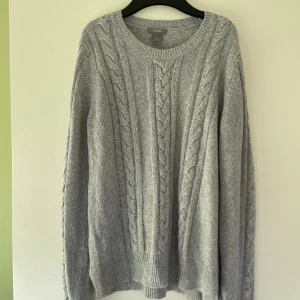 NY Stickad tröja  - Helt ny tröja, aldrig använt 