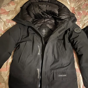 Canada Goose Langford Parka - Storlek M, fint skick