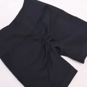 Svarta tränings shorts med scrunch i modellen ”bliss”  Oanvända, saknar logga  Strl S