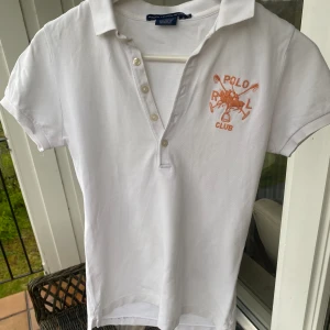 Ralph Lauren Tröja - En fin pikétröja från Ralph Lauren, storlek S💎🦋