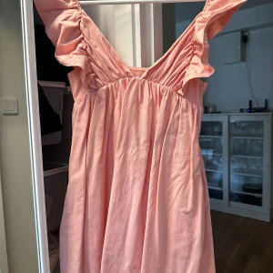 Sommarklänning  - Superfin klänning från chiquelle. Skriv privat för fler bilder💕tar emot bud privat