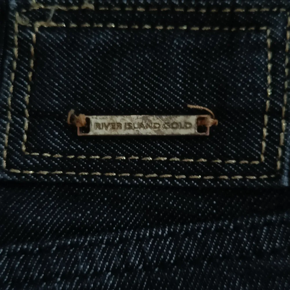 Jättesnygga Säljer pga att de är förstora . Jeans & Byxor.