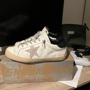 Golden goose skor - Golden goose skor i storlek 44 box tillkommer! Hör av er vid frågor och annat!