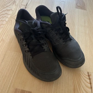 Löparskor Nike - Mycket bra skick, knappt använda. 