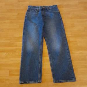 Jag säljer ett par jeans från LEE i storlek W29 L31. Använda två tre gånger