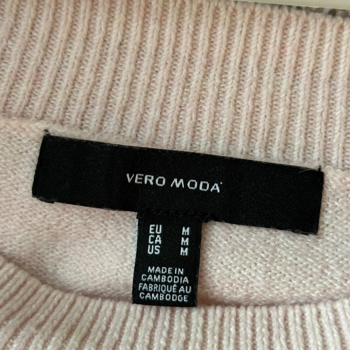 Stickadtröja vero moda - 91