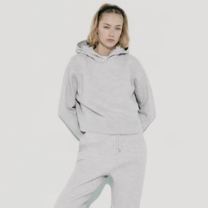 Zara hoodie  - Säljer denna super fina hoodien från zara som ej går att köpa längre🥰🥰
