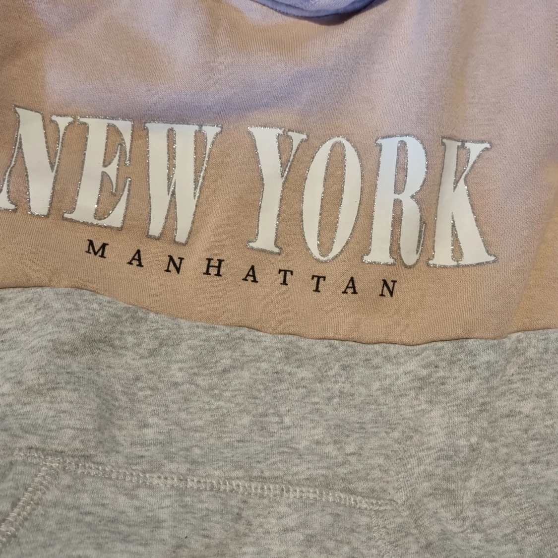 Säljer min gammla hoodie pga att den inte passar mig💕 - 91