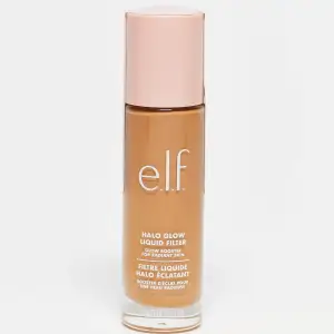 Säljer elf halo glow, ENDAST SWATCHAD🩷 i färg 5 medium/tan- perfekt nj till sommaren när man blivit brun. Ger en superfint glow!