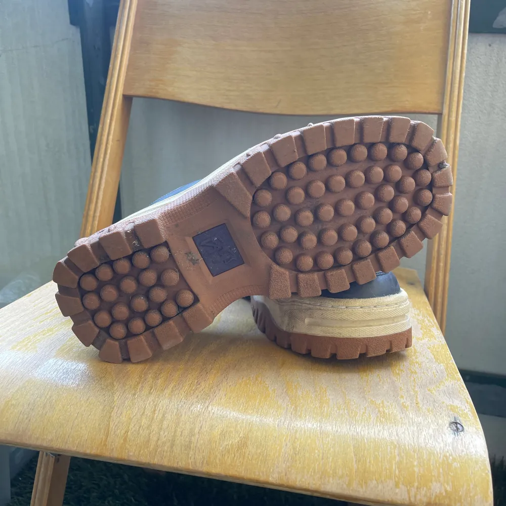 Chunky Angels från eytys, mörkblå läderupper, fodrade med kalvläder. Strl 42. Äkta stompers! Pris kan diskuteras.. Kengät.