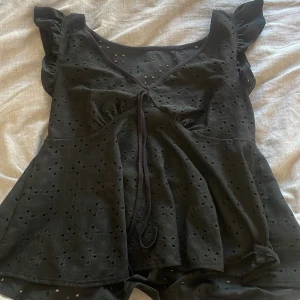 Topp - Svart jätte gullig topp som är helt oanvänd i storlek Xs