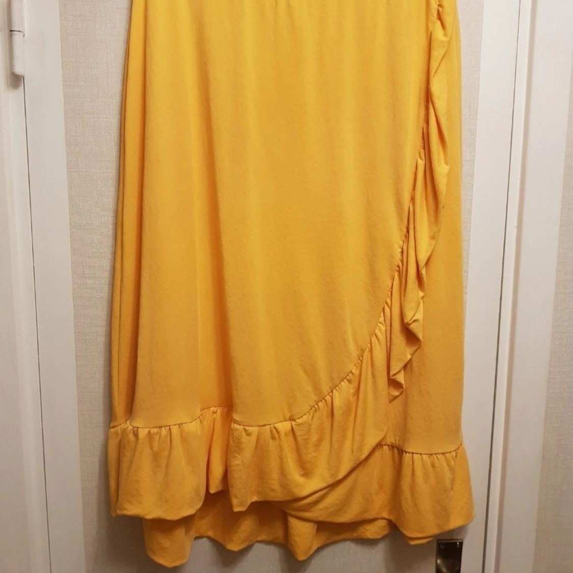 Gul kjol strl M/38 från Ullared