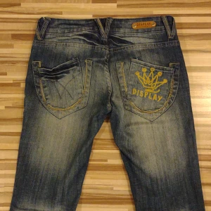 Low waist jeans  - Supersnygga low waist jeans Sprättade nertill 💕 Från Display, vintage 
