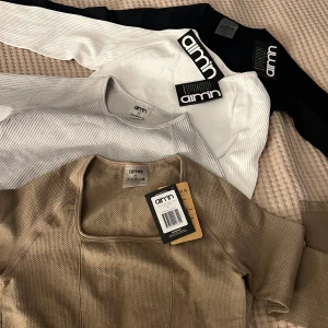 Helt nya aim’n tröjor - Helt oanvända Långärmade träningströjor från Aim’n🖤 Köp seperat för 150 Köp alla för 500 ❤️‍🔥 Skriv på dm för fler bilder <3   