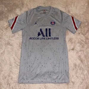 PSG fotbollströja  - Som ny