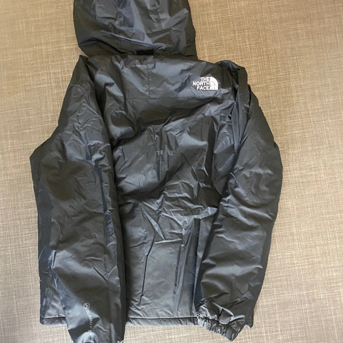 North the race jacka  - 1