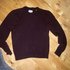 These glory days stickad - Tjena! Säljer nu min stickade tröja från These glory days. Den är i storlek S men passar även Xs. Tröjan har inga defekter och har varit väl omhändertagen. Hör av er vid frågor! Köpt för 900