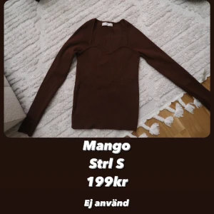 Ribbad top  - Storlek S från Mango, ej använd alls  Köpt för 599kr
