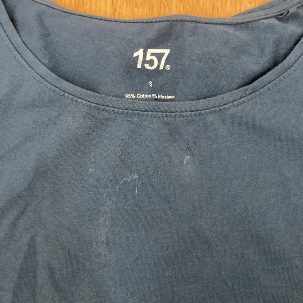 En smutsig tröja från lager 157 i storlek s.. Tröjor & Koftor.