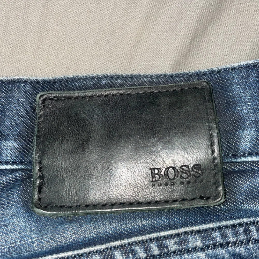 Fina Hugo boss jeans i storlek 31. Jeans & Byxor.