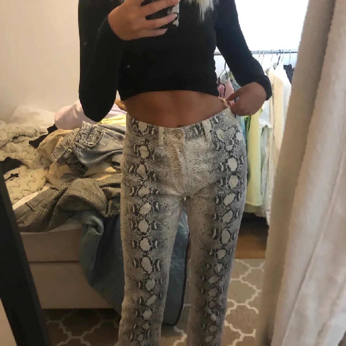 Jeans med ormmönster - 91