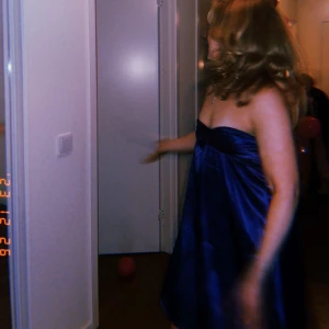 Klänning - Säljer denna klänning använd en gång❤️