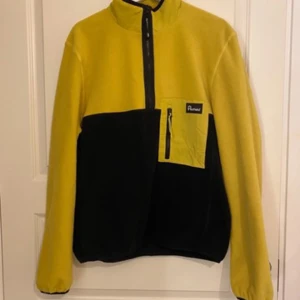 Fleece jacka - Säljer en helt oanvänd Penfield fleece jacka. I storlek M. Köpt för 1000kr. PRIS KAN DISKUTERAS!