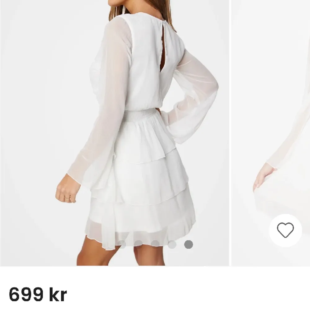 Hej! Säljer min andra studentklänning som inte kom till användning. Klänningen är köpt från Bubbleroom och heter ”Alina Frill Dress” i storlek 34. Den kostar 699 i nypris. Köparen står för frakt eller kan levereras i Göteborg omnejd🩷. Klänningar.