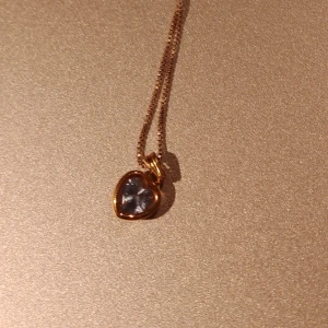 Hjärthalsband - Jätte sätt hjärthalsband med blått hjärta. Skriv om du har några frågor 💗