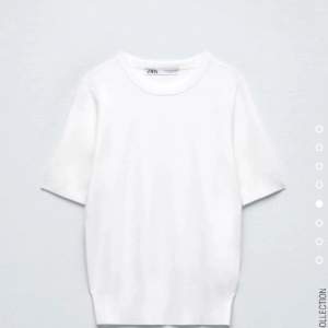 Finstickad t-shirt från Zara i vit! Storlek L men passar mig perfekt som har S. Knappt använd!💞 lånade bilder