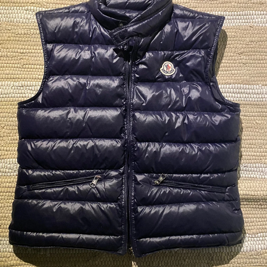 Mörkblå moncler Gui väst