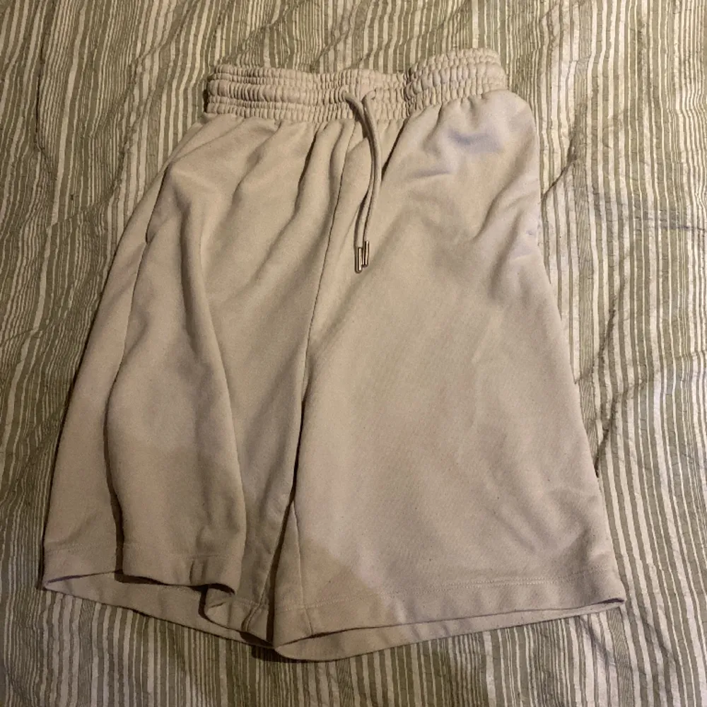 Långa shorts från h&m. Shorts.