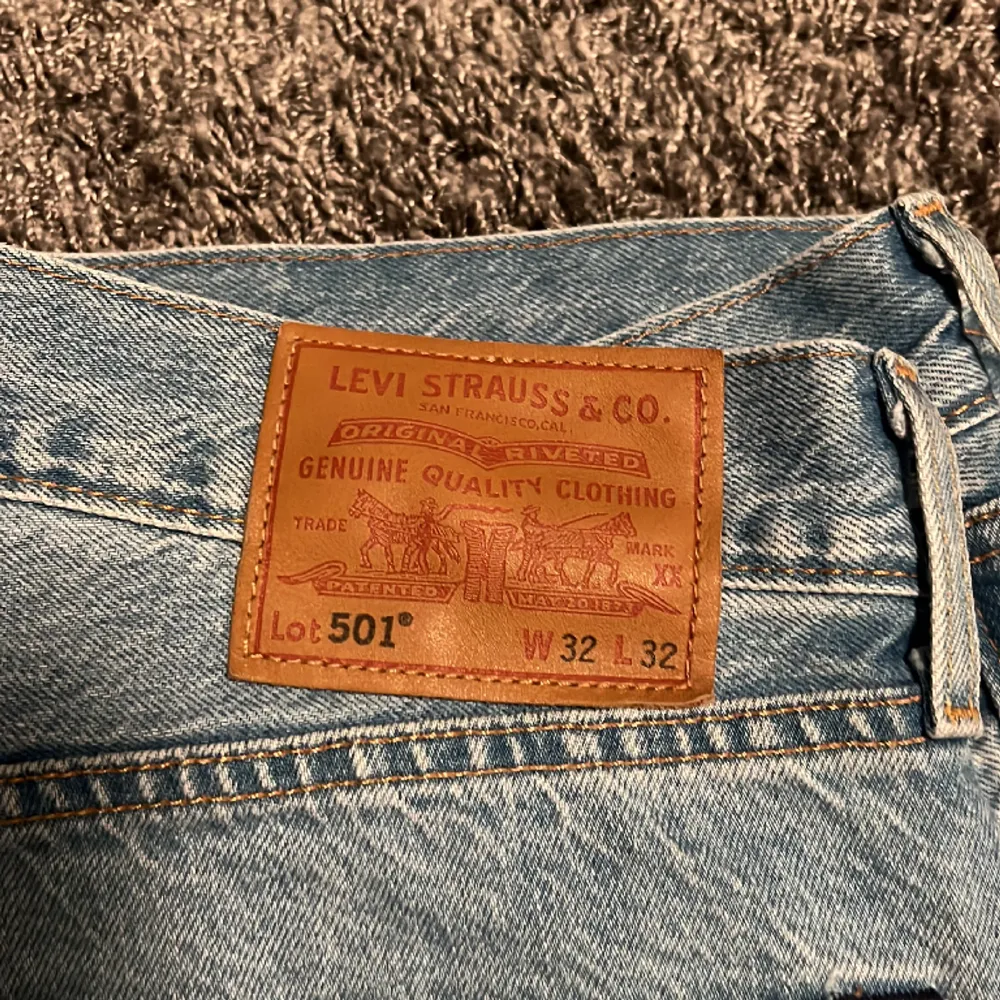 Ett par Levis 501 i storlek 32/32. Jeans & Byxor.