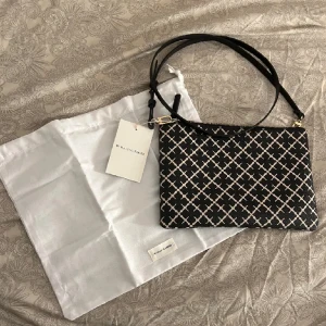 Malene Birger Ivy Purse - Använd en gång, originalpåse & axelband medföljer. Nypris 900kr LÅNAD BILD!