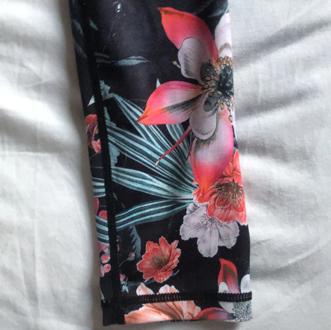 Blommiga träningsbyxor  - 90