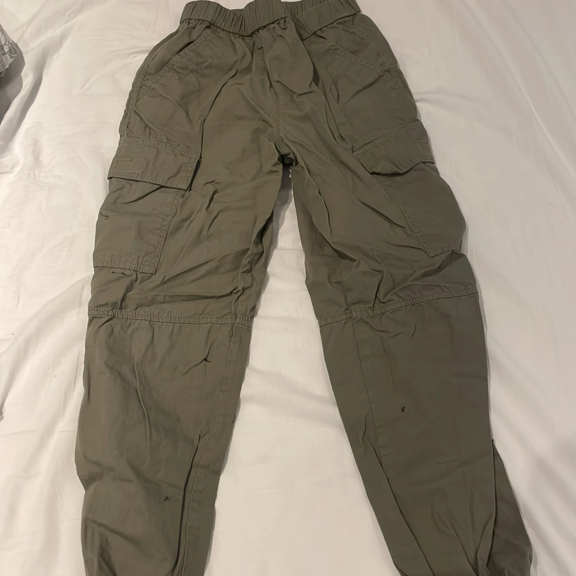 Gröna cargo byxor för barn