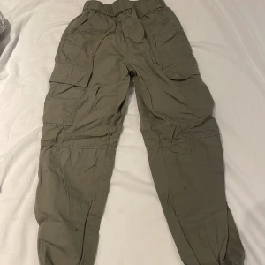 Gröna cargo byxor för barn - Gröna cargo byxor för barn 10+ 